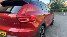 Volvo Xc40 2.0 B4P R DESIGN Pro 5dr AWD Auto Petrol Estate